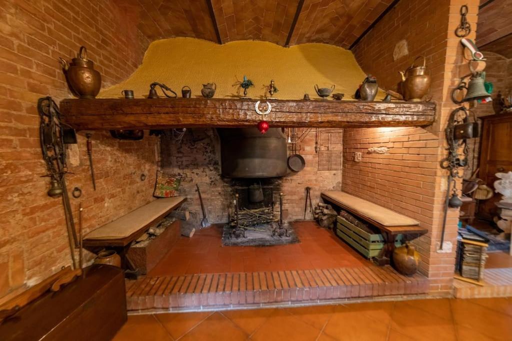 Casa Lazzaro Al Centro Di Siena Villa Exterior foto