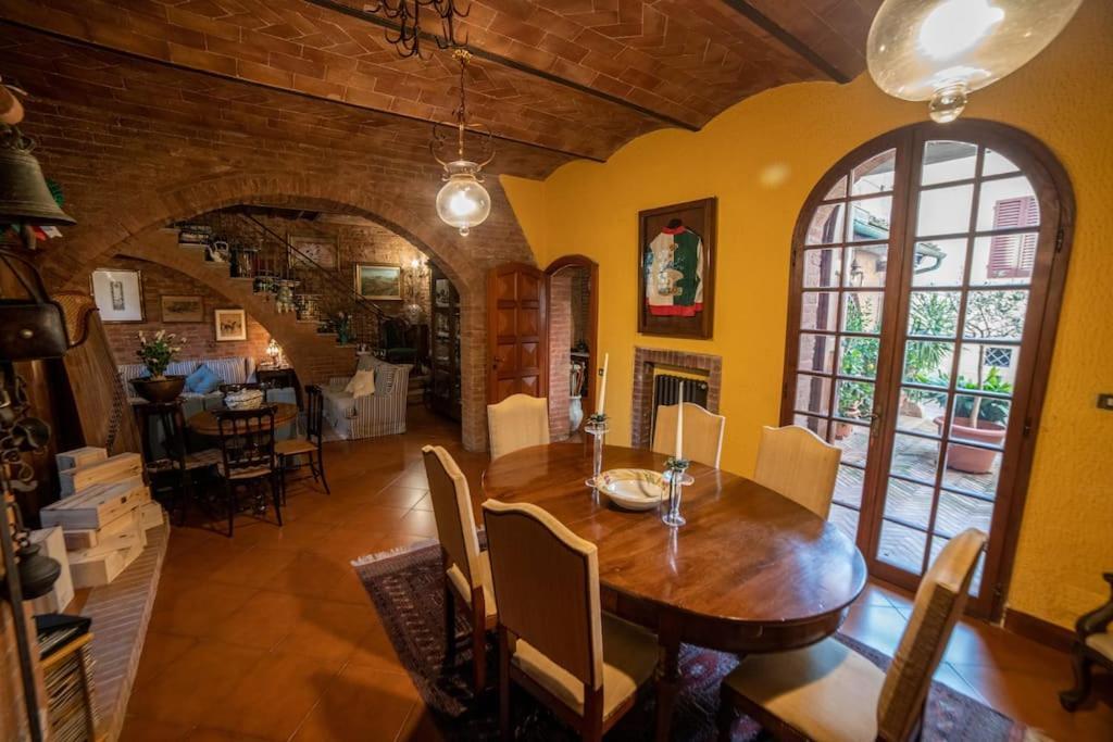Casa Lazzaro Al Centro Di Siena Villa Exterior foto