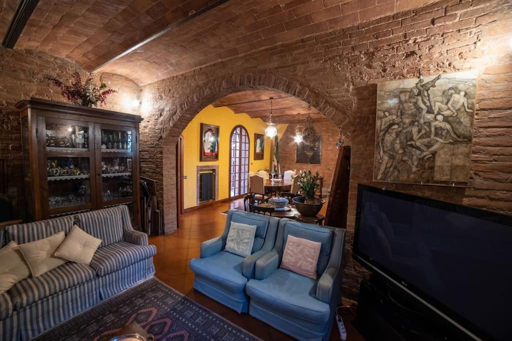 Casa Lazzaro Al Centro Di Siena Villa Exterior foto