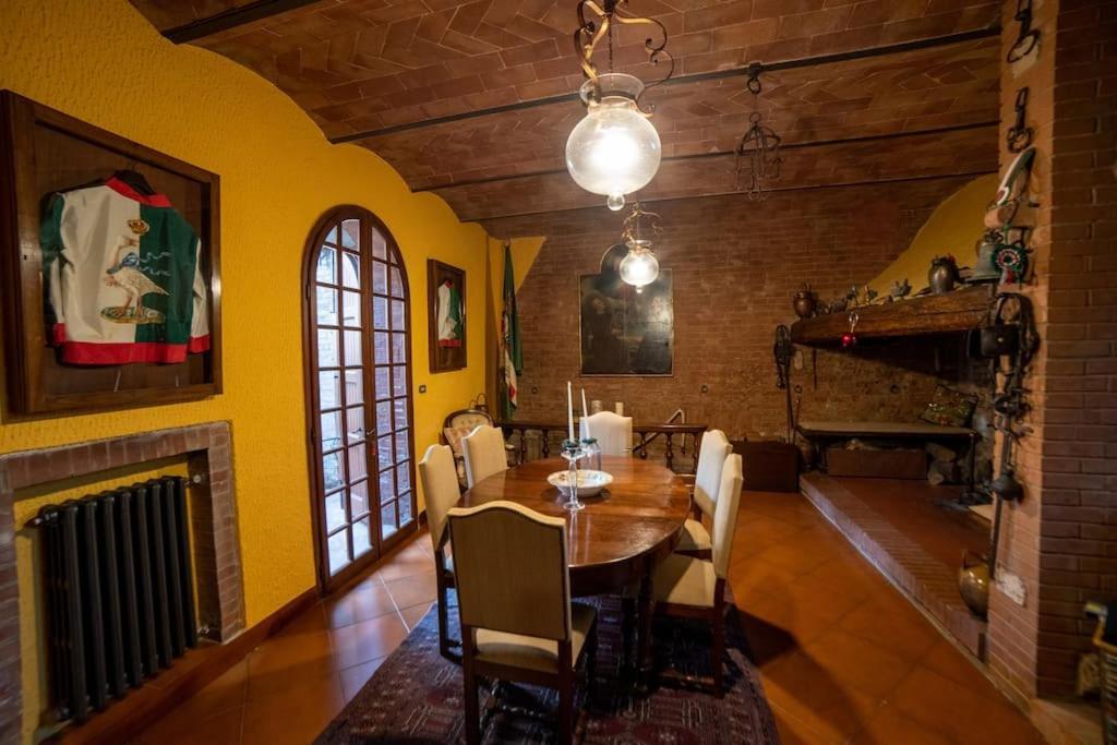 Casa Lazzaro Al Centro Di Siena Villa Exterior foto